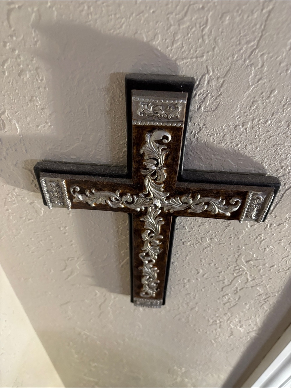 Demdaco Brown and Silver Ornate Wall Cross - Picture 5 of 9